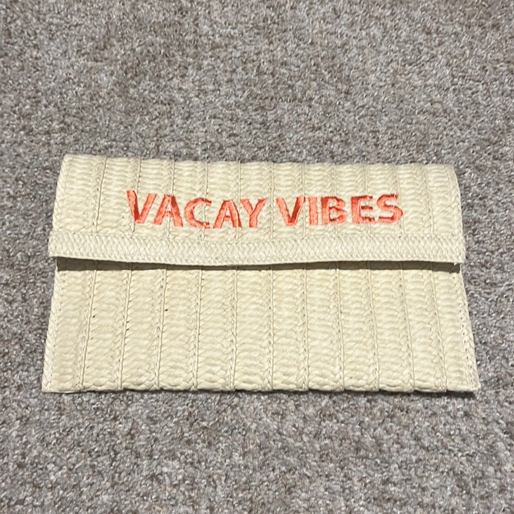 Vacay vibes clutch